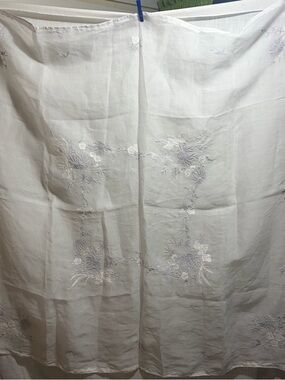 Embroidery & applique tablecloth